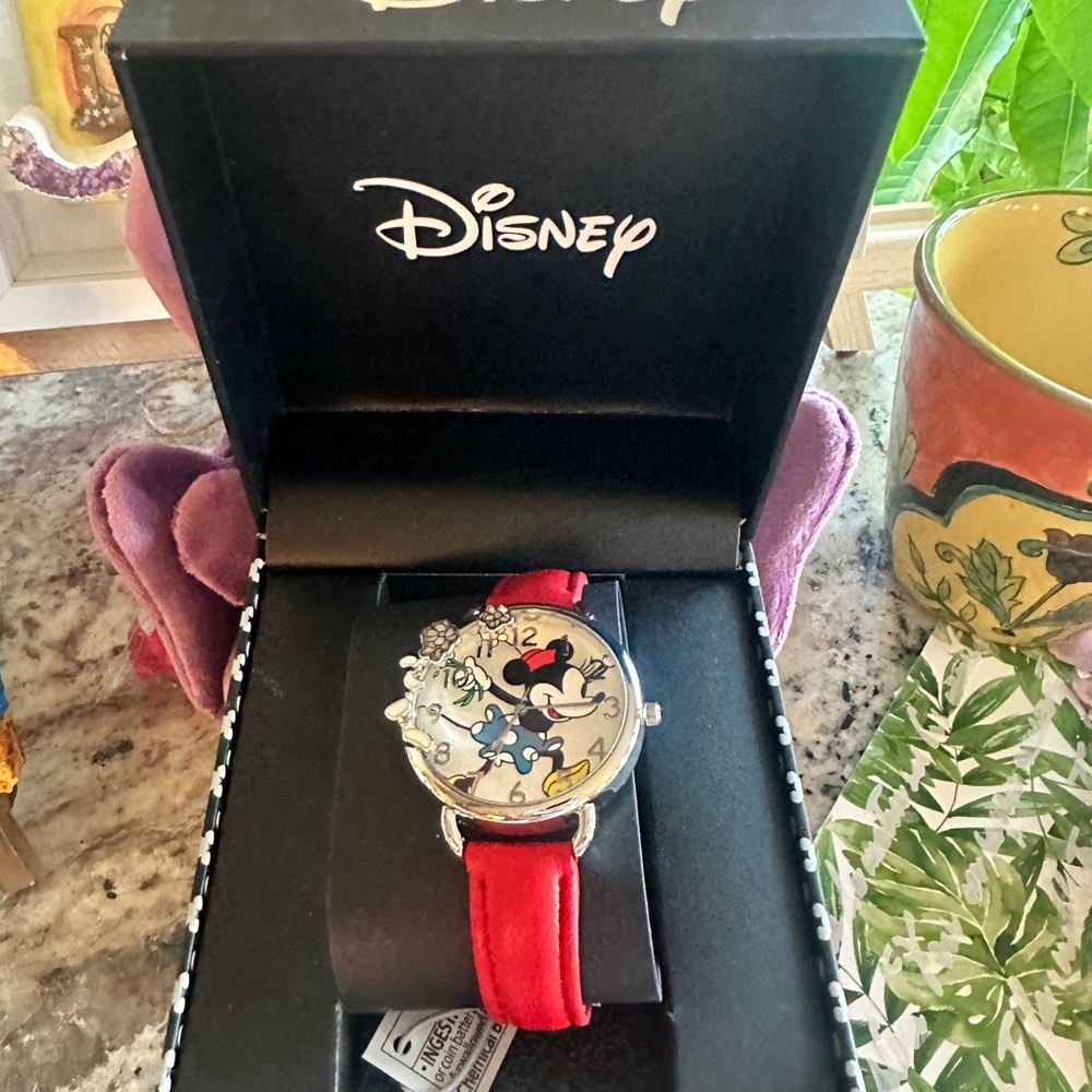 Disney Minnie Mouse Red Classic Watch By Accutime NIB